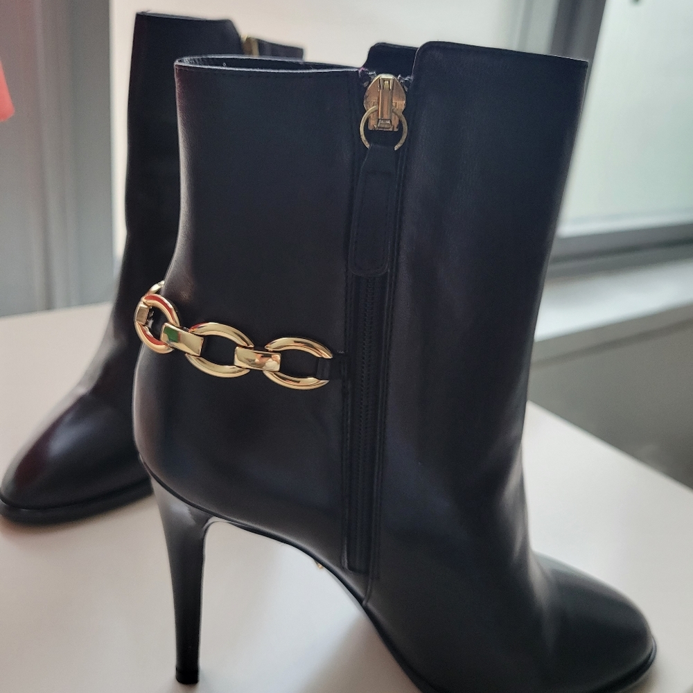 Diane von Furstenberg Beckett Bootie black leather